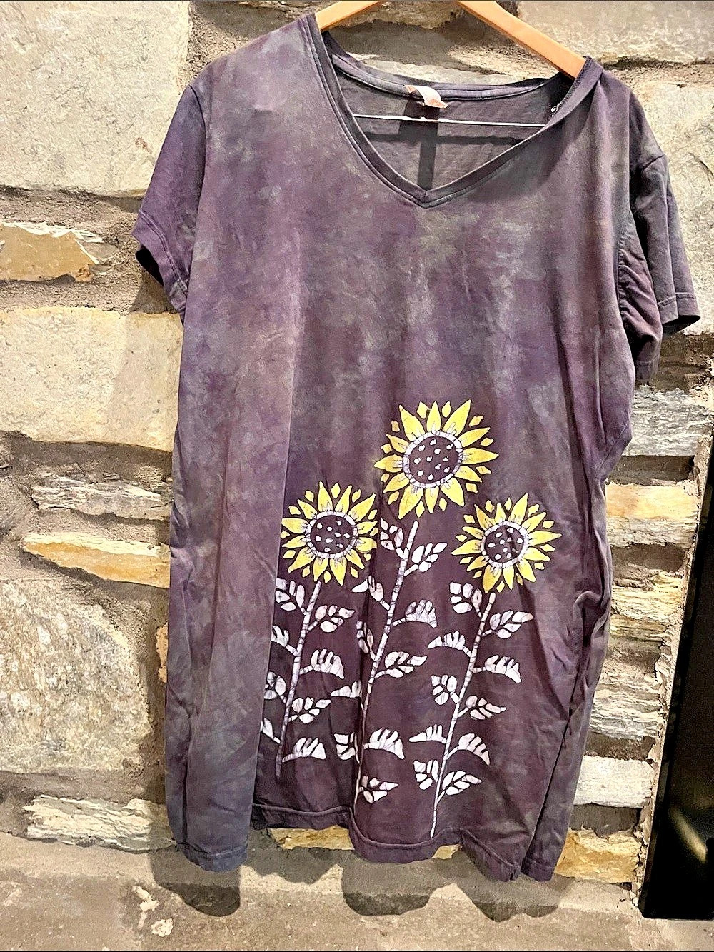 Sunflower Graphic Tee in Purple